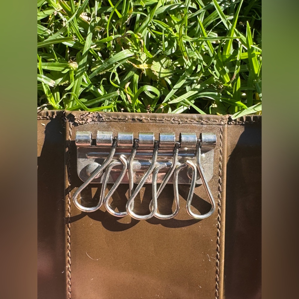 Vintage Prada Olive brown Patent Leather Key Wallet - Picture 11 of 14